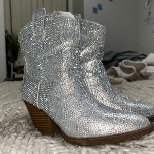 Women Rhinestones cowgirl boots || silver